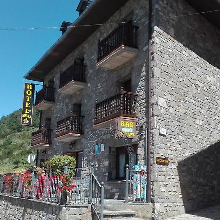 Hotel Las Nieves Linas de Broto Bagian luar foto