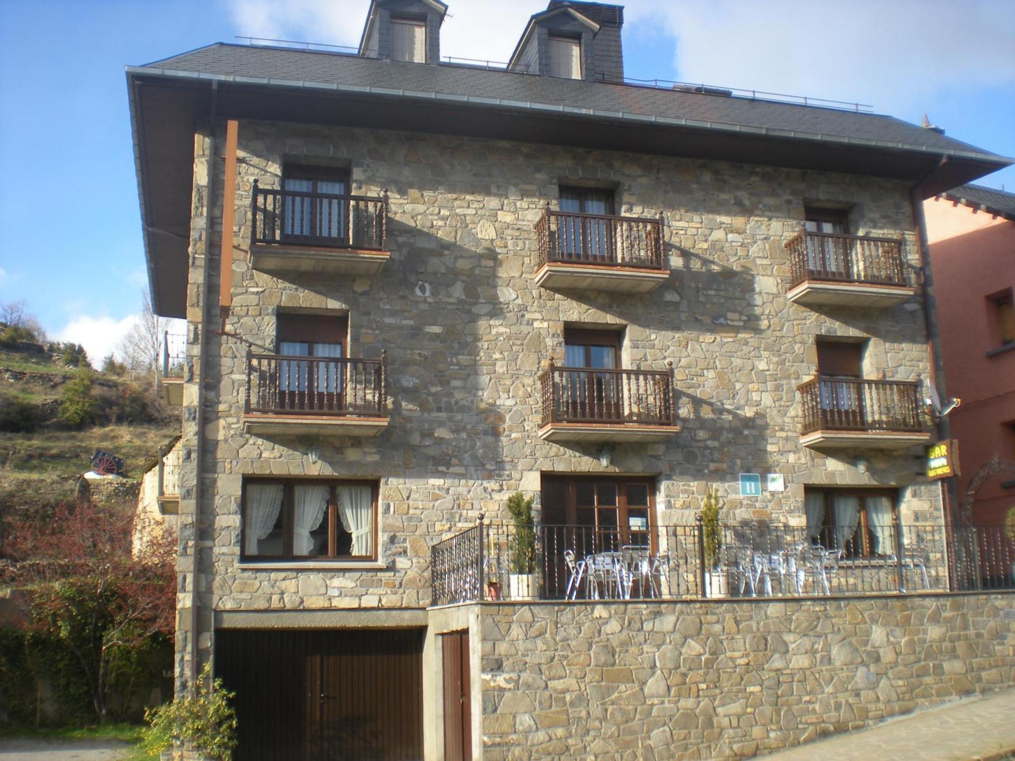 Hotel Las Nieves Linas de Broto Bagian luar foto