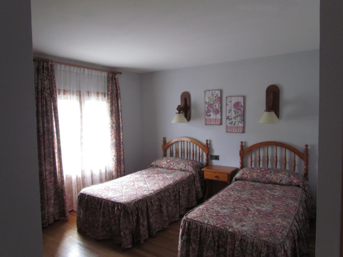 Hotel Las Nieves Linas de Broto Bagian luar foto