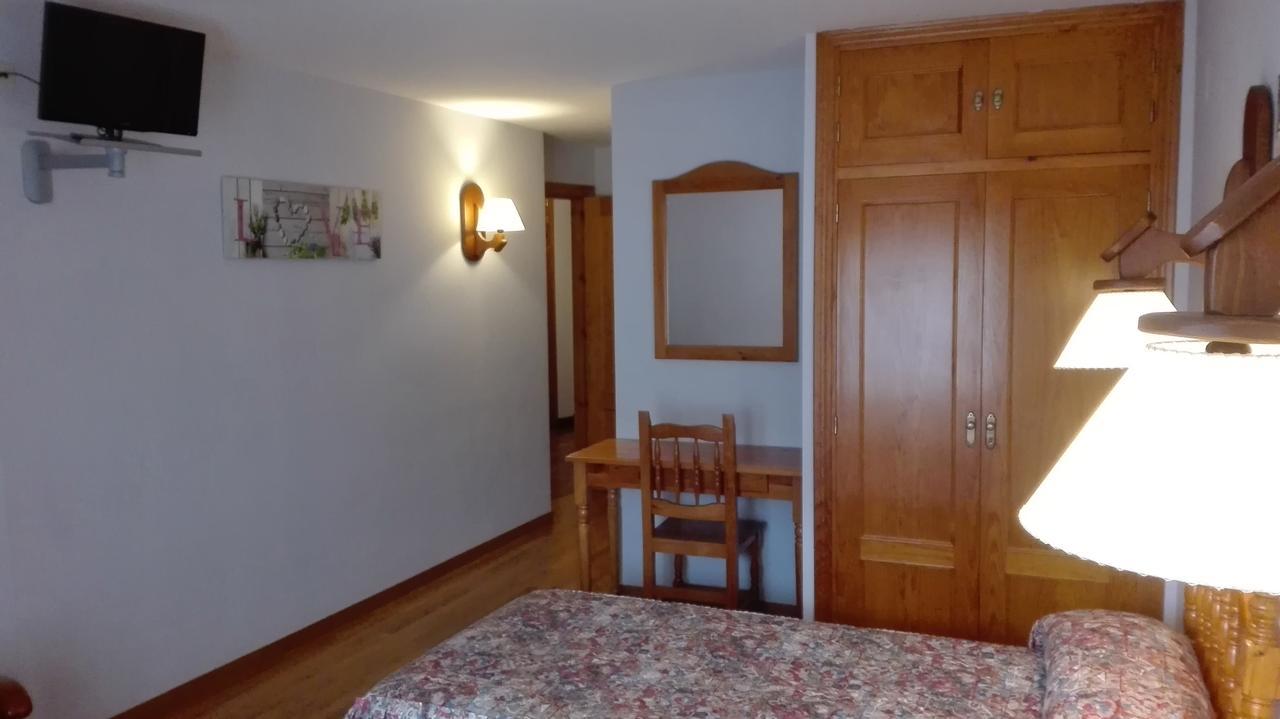 Hotel Las Nieves Linas de Broto Bagian luar foto