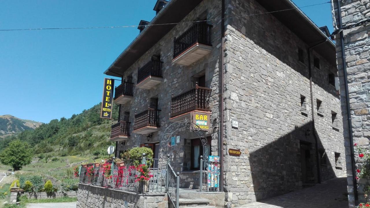 Hotel Las Nieves Linas de Broto Bagian luar foto