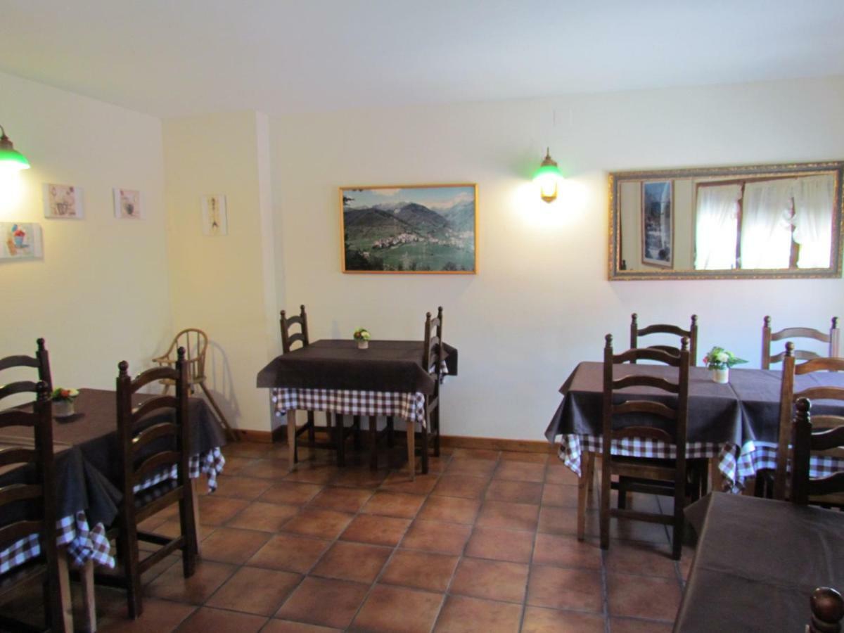 Hotel Las Nieves Linas de Broto Bagian luar foto