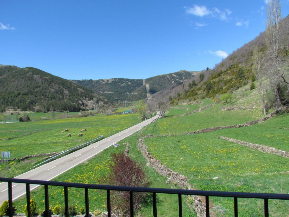 Hotel Las Nieves Linas de Broto Bagian luar foto