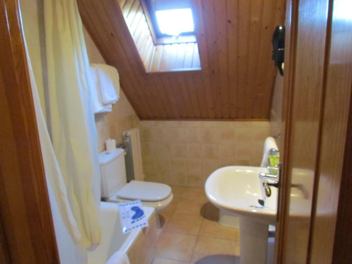 Hotel Las Nieves Linas de Broto Bagian luar foto