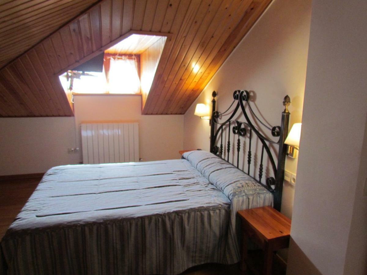 Hotel Las Nieves Linas de Broto Bagian luar foto