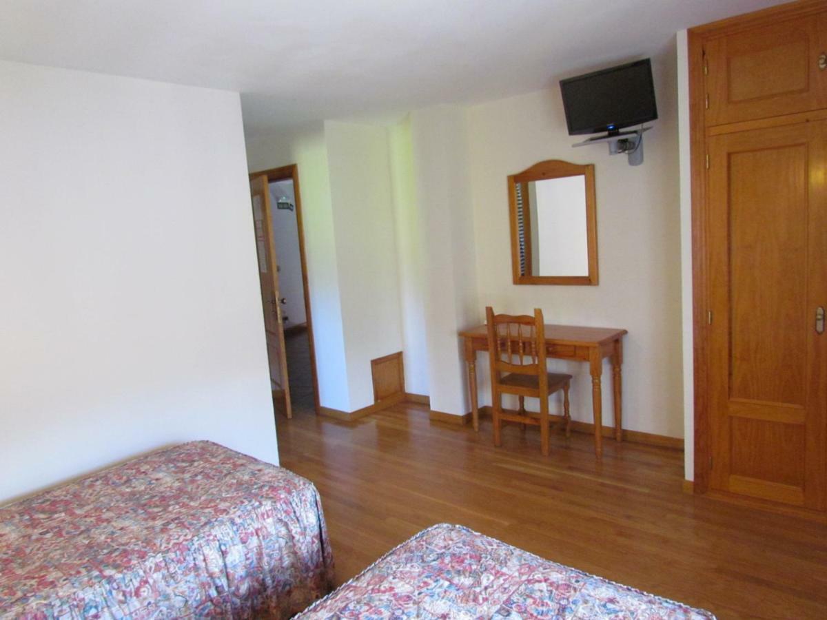 Hotel Las Nieves Linas de Broto Bagian luar foto